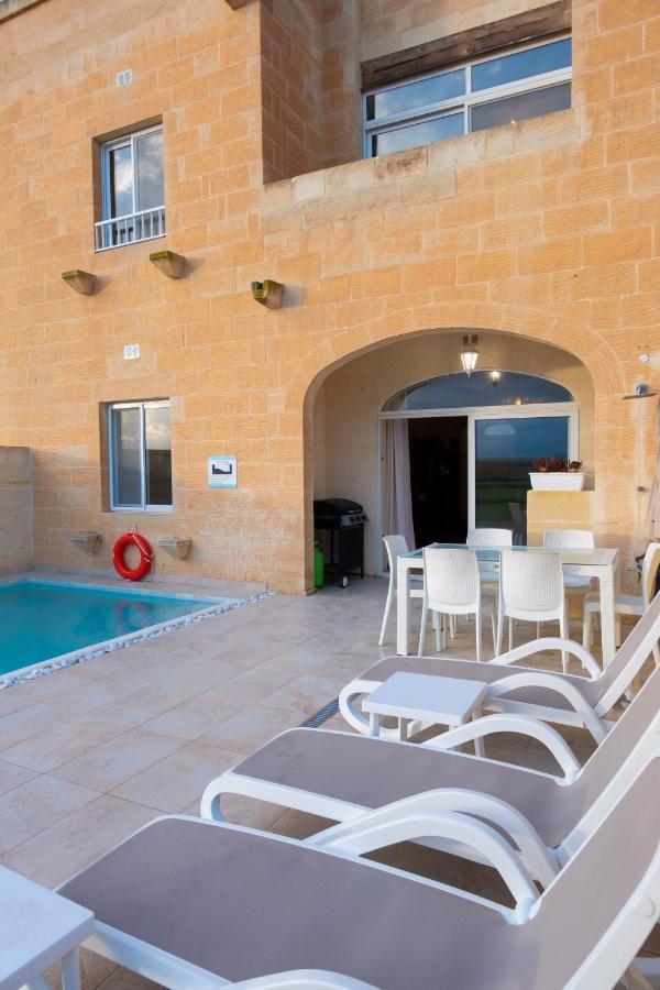 Inni Holiday Home With Infinity Pool Għarb Exterior foto